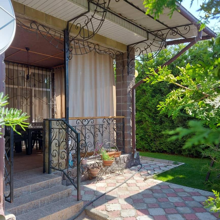 Коттедж Роял Бич Иссык Куль Chok-Tal Exteriér fotografie